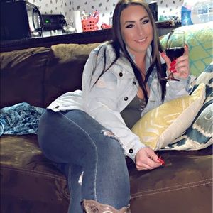 Meet your Posher, Jennifer